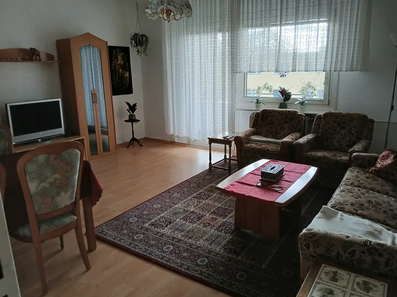 Möblierte helle 3 Zimmer Wohnung für 1 Jahr — photo 1